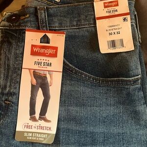 Wrangler slim straightt 30x32